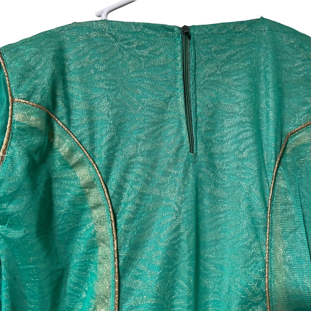 Nepali Indian Dress Arnarkali Kurta embellished - Picture 11 of 12